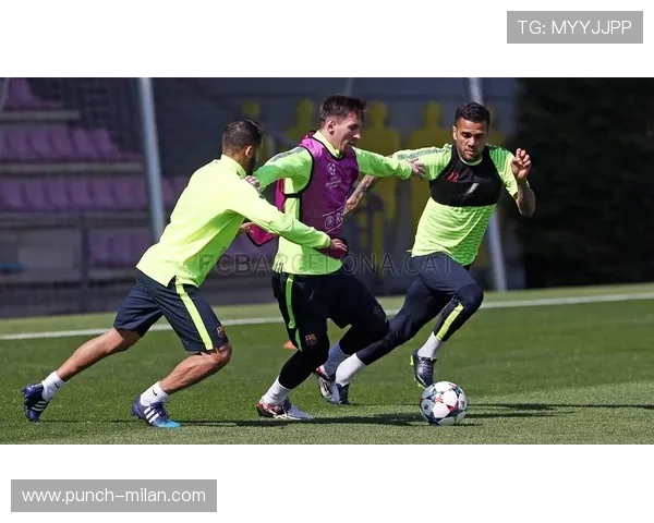 足球球星潮鞋的诞生与发展：从运动场到街头时尚的转变历程